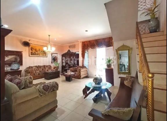 Rumah Bagus Belakang Mall Summarecon Gading Serpong