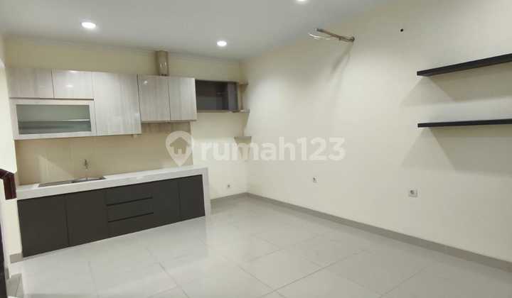 Wts Rumah Rapi Cluster Thomson Gading Serpong*