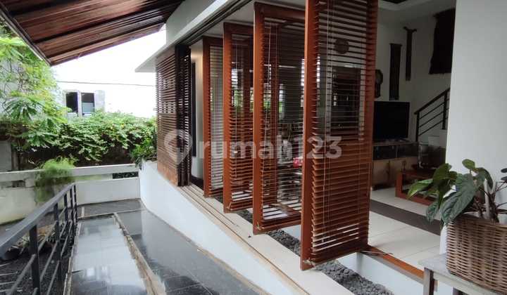 Rumah Cantik dan Asri di Kebayoran Baru