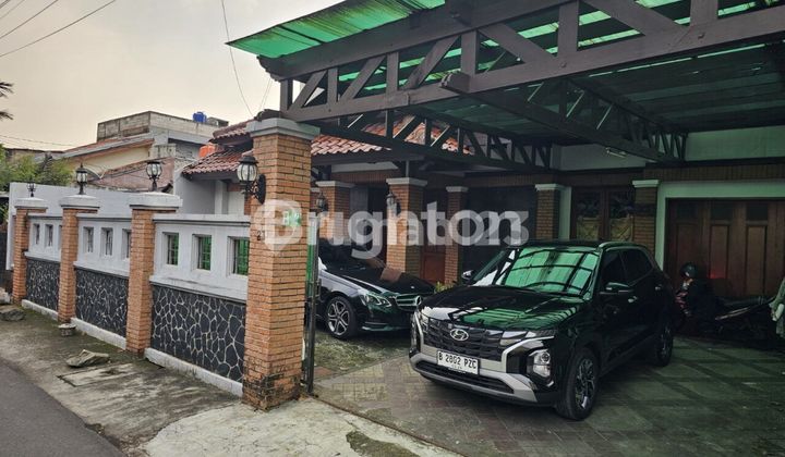 Rumah Mewah Siap Huni dengan Kolam Renang di Cawang Jakarta Timur 1