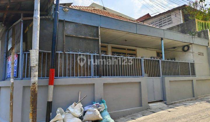 Rumah di Jalan Kecubung, Jakarta Pusat , Posisi Hook  1