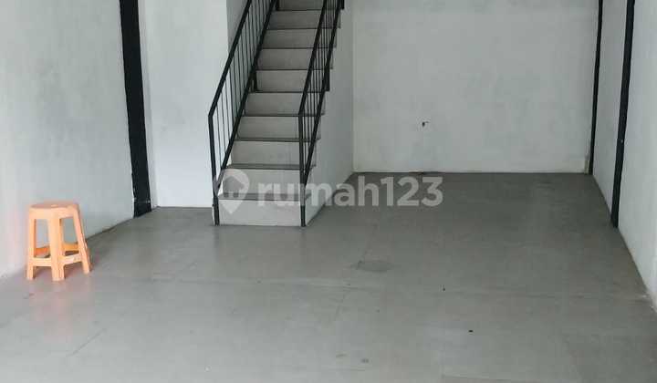 Dekat Halte H. Nawi, Disewakan Ruko di H.nawi Jakarta Selatan