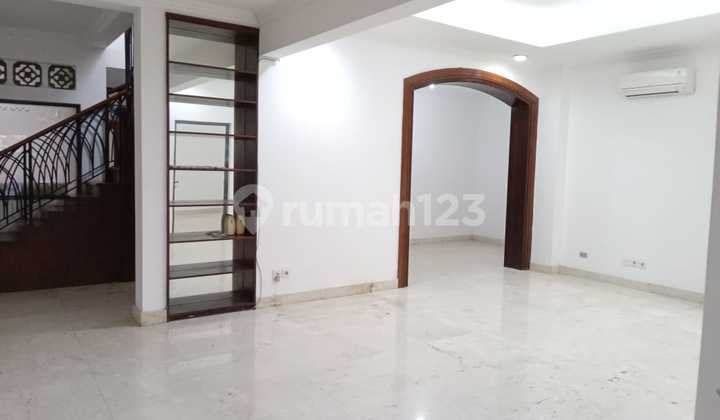 For Rent Large Ready-to-Occupy House in Menteng, Central Jakarta 2