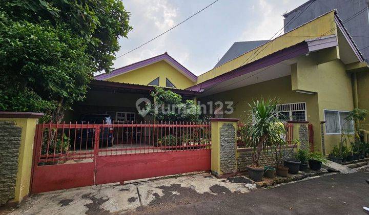 
#DIJUAL RUMAH MASIH LAYAK HUNI  DI RADIO DALAM KEBAYORAN BARU JAKARTA SELATAN#
 1