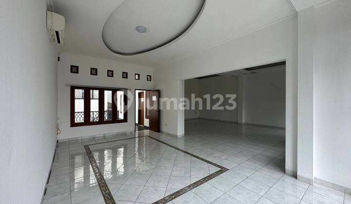 For Rent Ready-to-Occupy House in Menteng, Central Jakarta