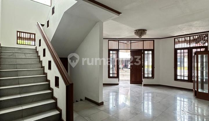 Near Lebak Bulus MRT, Ready-to-Occupy House for Sale in Lebak Bulus, South Jakarta
