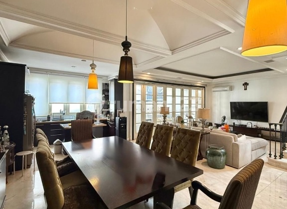 Near Park, Modern Classic House For Sale In Pondok Indah South Jakarta 2