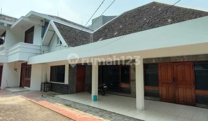 Disewakan Rumah Bisa Utk Usaha Di Hanglekirkebayoran Baru Jakarta Selatan Disewakan Rumah Bisa Utk Usaha Di Hanglekirkebayoran Baru Jakarta Selatan