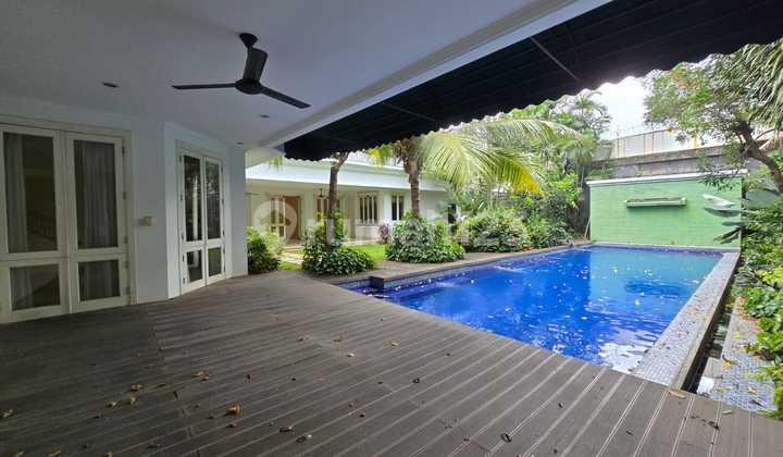 Near SCBD, Luxury House for Sale Ready to Occupy in Senopati, South Jakarta. 2