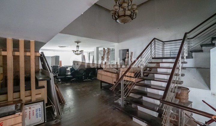 Dekat Tol,Dijual Rumah Kantor Siap Pakai di Kemang Jakarta Selatan