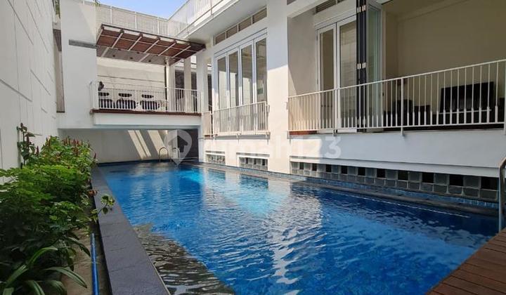 Dijual Rumah Modern Tropis di Pondok Indah Jakarta Selatan