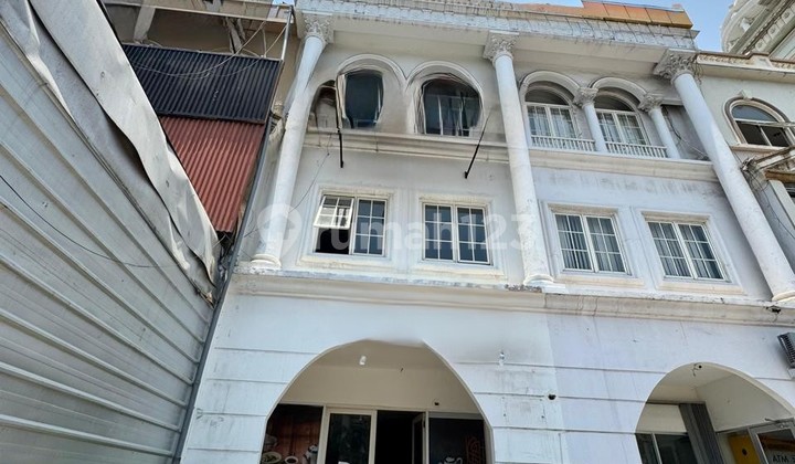 Disewakan Ruko Crown Golf Pik 1 Hadap Jalan Strategis