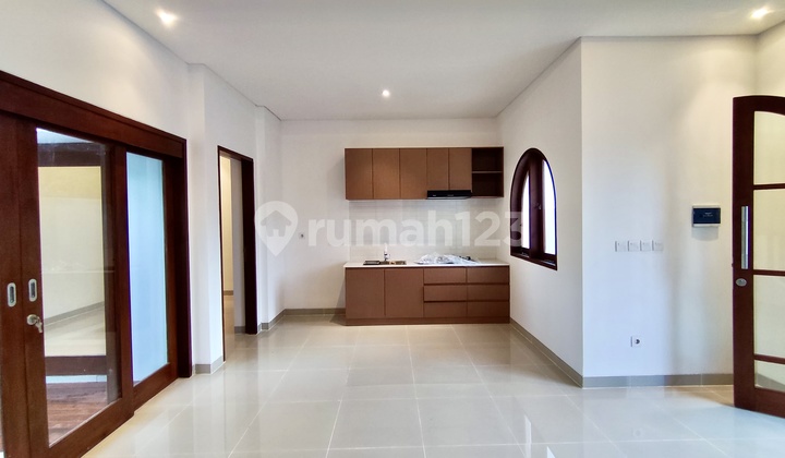 New Unfurnished Villa Ready to Occupy in Kerobokan New Unfurnished Villa Ready to Occupy in Kerobokan