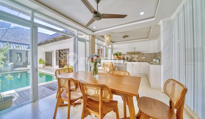 Villa Cantik Dan Modern Siap Huni 10 Menit Ke Pantai Jimbaran 