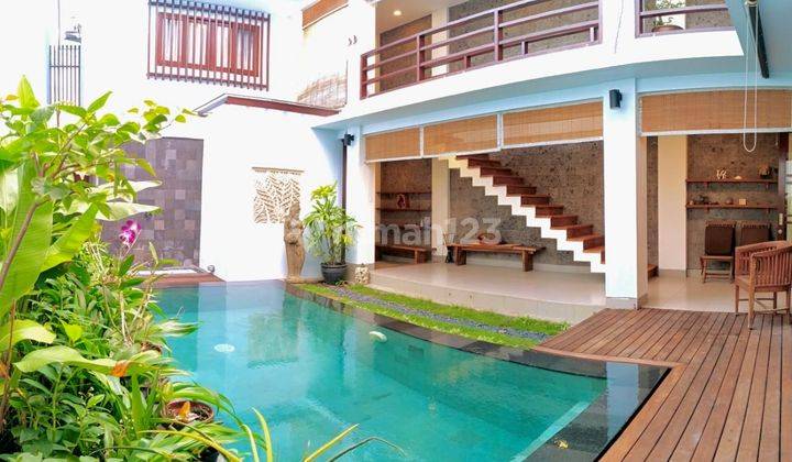 Spacious Modern Villa Ready to Move In 5 Minutes to GWK 1