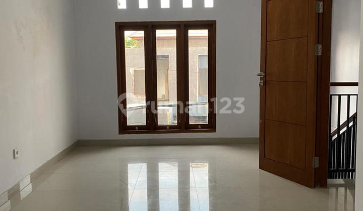 Rumah Cantik Semi Furnished 10 Menit Ke Pantai Melasti 2