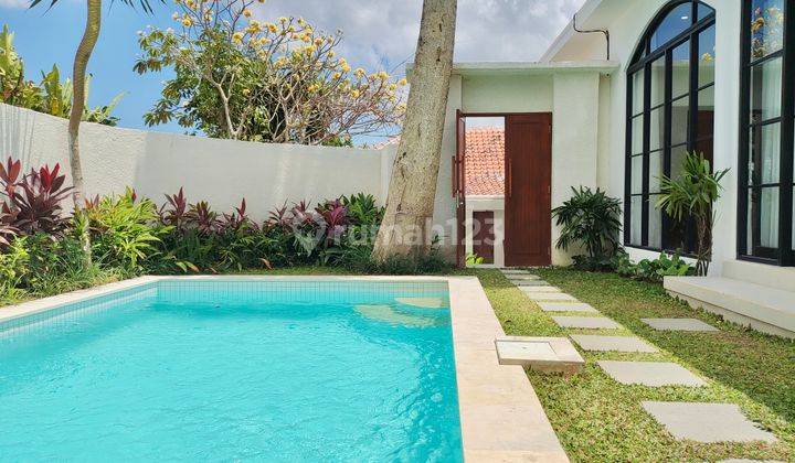 Modern Villa Fully Furnished Ready to Occupy in Pererenan 2