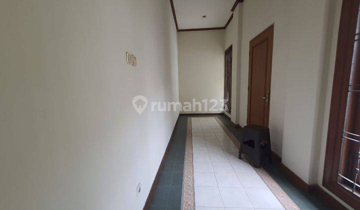 Rumah Cantik Siap Huni Berbentuk Kotak Di Salemba Jakarta Pusat 2