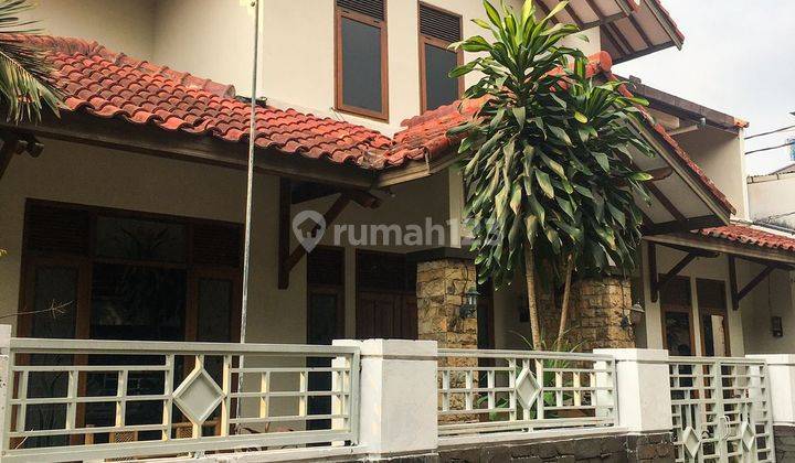 Sewa Rumah Mewah Siap Huni di Cipedes Sayap Sukajadi  1