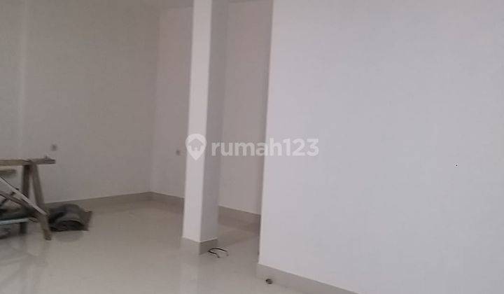 Disewakan ruko 2 lantai di mainroad Kebonjati full renov 4