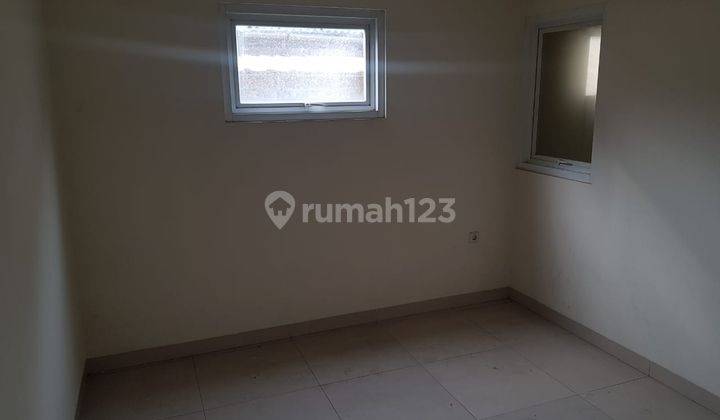 Disewakan Ruko 2.5 Lt Mainroad Taman Holis Indah  10