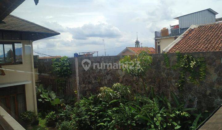 Jual cepat rumah mewah berarsitektur di mainroad Dago 2 lantai 2