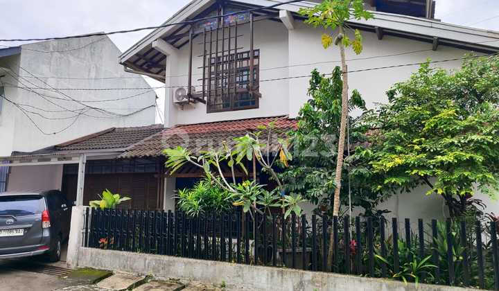 Ready-to-Occupy House in Batu Indah Batununggal Complex