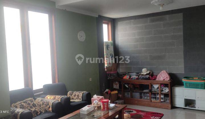 Jual Rumah Tengah Kota 2 Muka Sayap Cihampelas Siap Huni  2