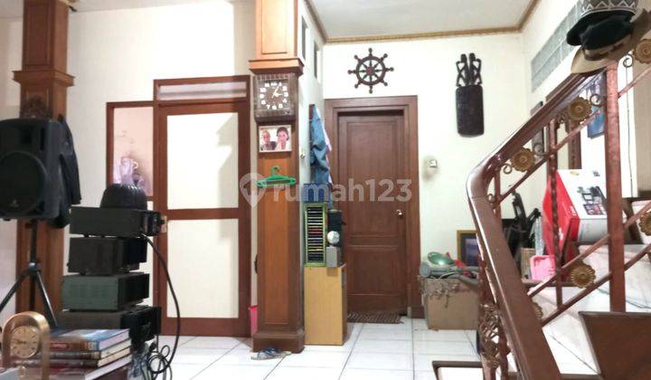 Jual Rumah Tengah Kota Sayap Burangrang 2 Lantai Lokasi Nyaman  2