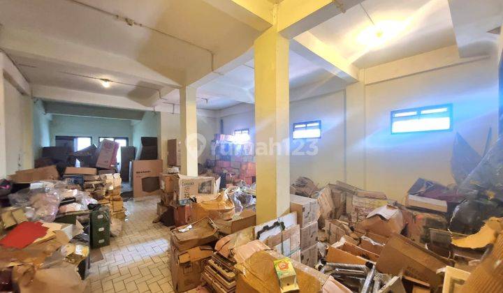 Jual ruko 3 lantai mainroad Ahmad Yani Cicadas luas parkiran 2