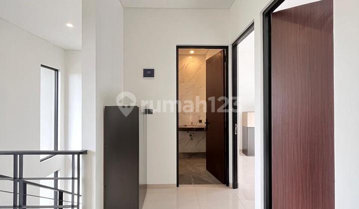 rumah cantik minimalis 2 lantai di Pondok Hijau Setiabudi  2
