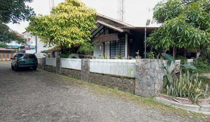 Quick Sale House Suitable for Boarding House in Cikutra Near Campus Area