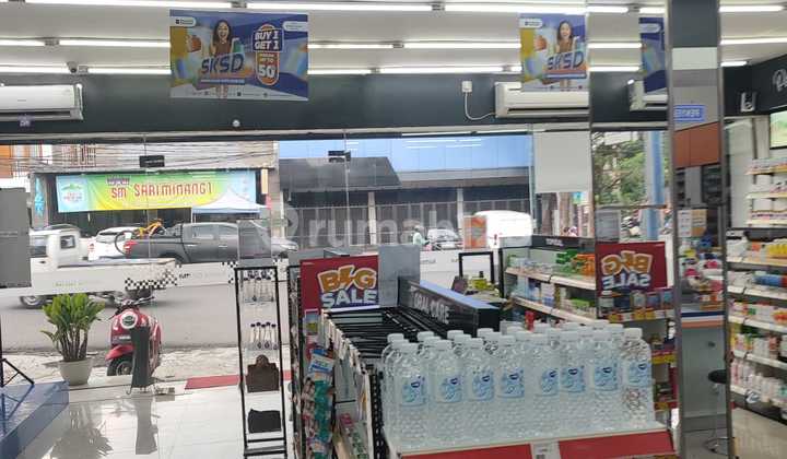 Rumah Usaha dipakai apotek berjalan mainroad Terusan Jakarta 
