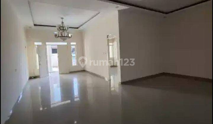 Sewa Rumah 2 Lantai Cocok Untuk Usaha Dan Kantor Mainroad Turangga 1