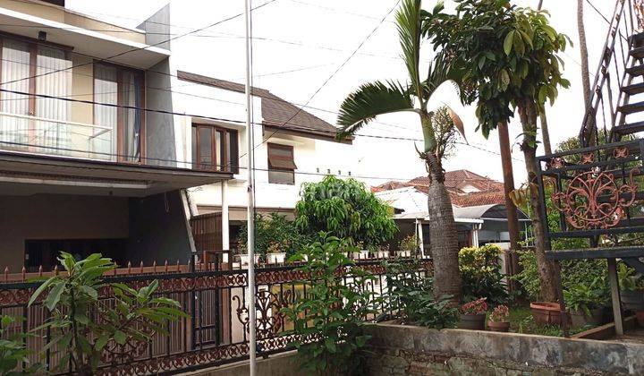 Jual Rumah Tengah Kota Sayap Burangrang 2 Lantai Lokasi Nyaman  1