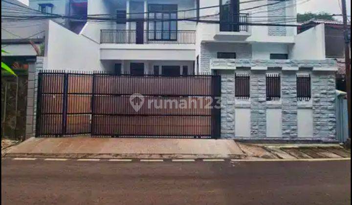 Dijual Cepat Rumah Cantik 2 Lantai di Benhil dekat Sudirman Gatsu 1