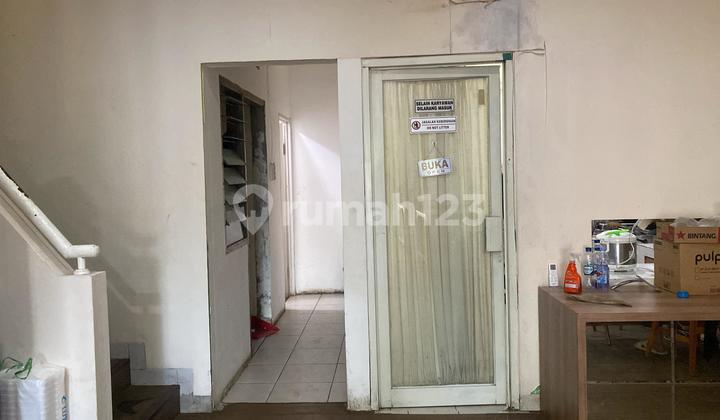 Bangunan Bagus 2 Lantai Siap Pakai Parkir Luas di Bsb 2