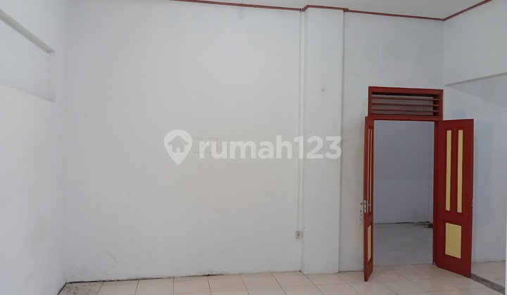 Shop House for Rent in North Diklaten Ready for Business or Office Use 2