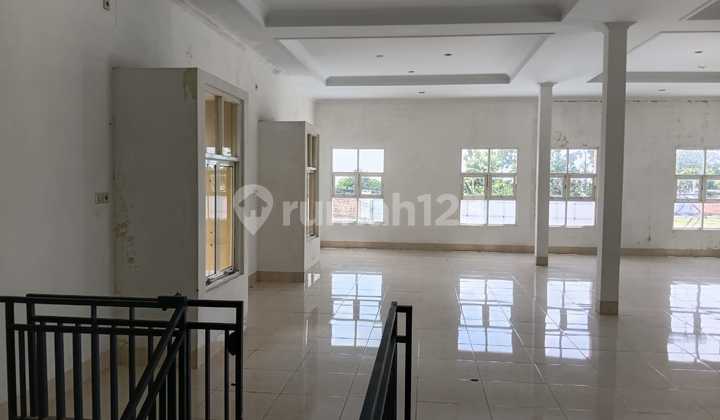 For Sale: 2-Story Shop House in Good Condition, Strategic Location in Klaten. 2