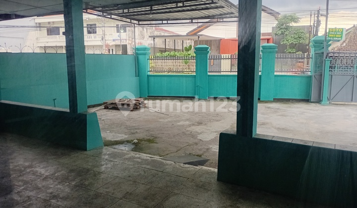 Spacious Building Many Parking Spaces Strategic Location