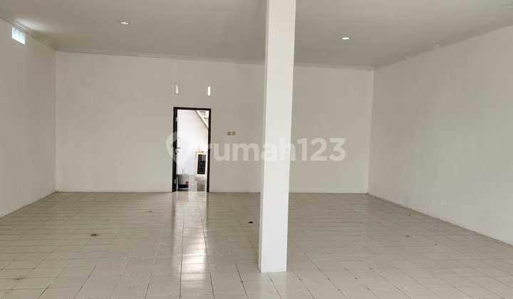 Ready-to-Use Shop House with Strategic Rooftop Terrace by the Highway Ready-to-Use Shop House with Strategic Rooftop Terrace by the Highway