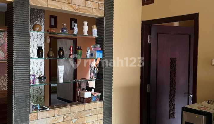 Ready-to-Occupy Semi-Furnished House in the City Center 1