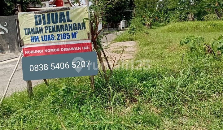 Tanah Pekarangan Siap Bangun Posisi Hook Pinggir Jalan Bagus untuk Investasi Lokasi Tengah Kota