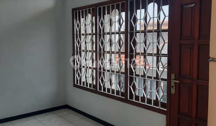 Ready-to-Occupy Residential House in a Comfortable Environment Near Permata Medika Hospital