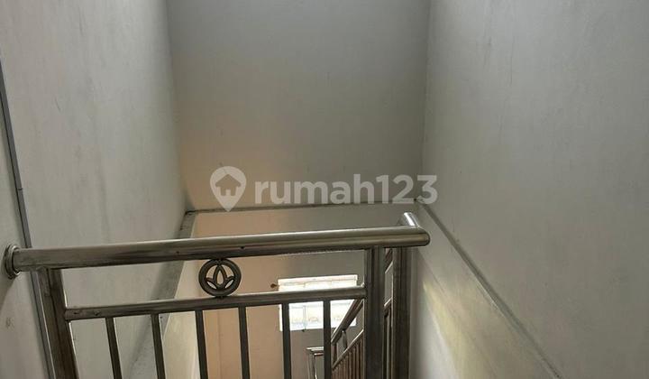 Selling a Luxury 2-Story House in the Domas Area, Salatiga 2