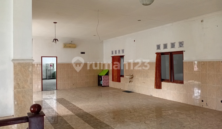 Business Space Strategic Location by the Main Road Suitable for Clinic or Office