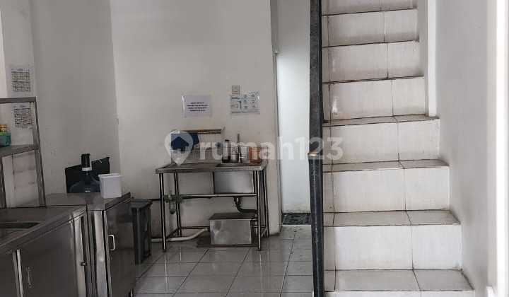 Ruko Bangunan 2Lantai Siap Huni Parkir Luas Dipinggiran Jalan Raya 1