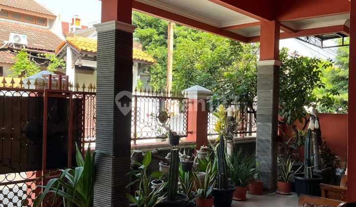 Ready-to-Occupy Semi-Furnished House in the City Center 2