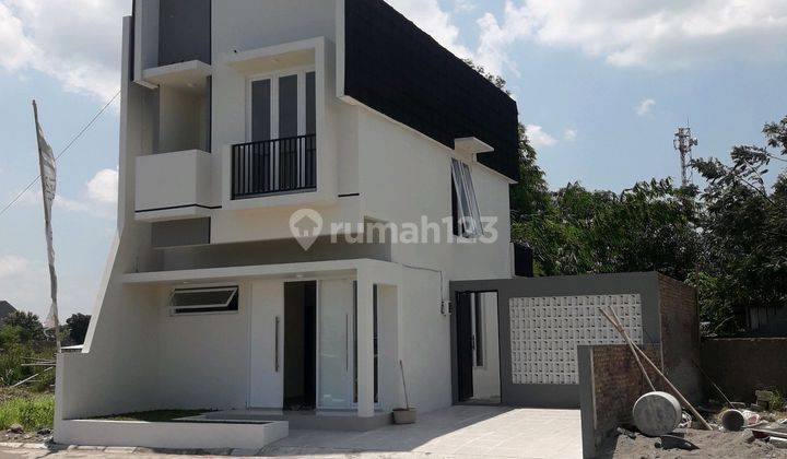 Rumah Dijual Bangunan 2lantai Cluster One Gate System Di Kartasura 1