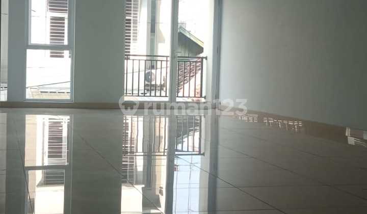 Haji Sobandi Gardujati Shop House in Bandung, suitable for business, access for 1 car. 1